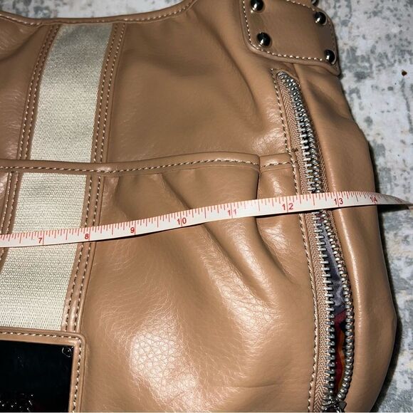 Tyler Rowan Tan Leather Shoulder Bag - Picture 3 of 8